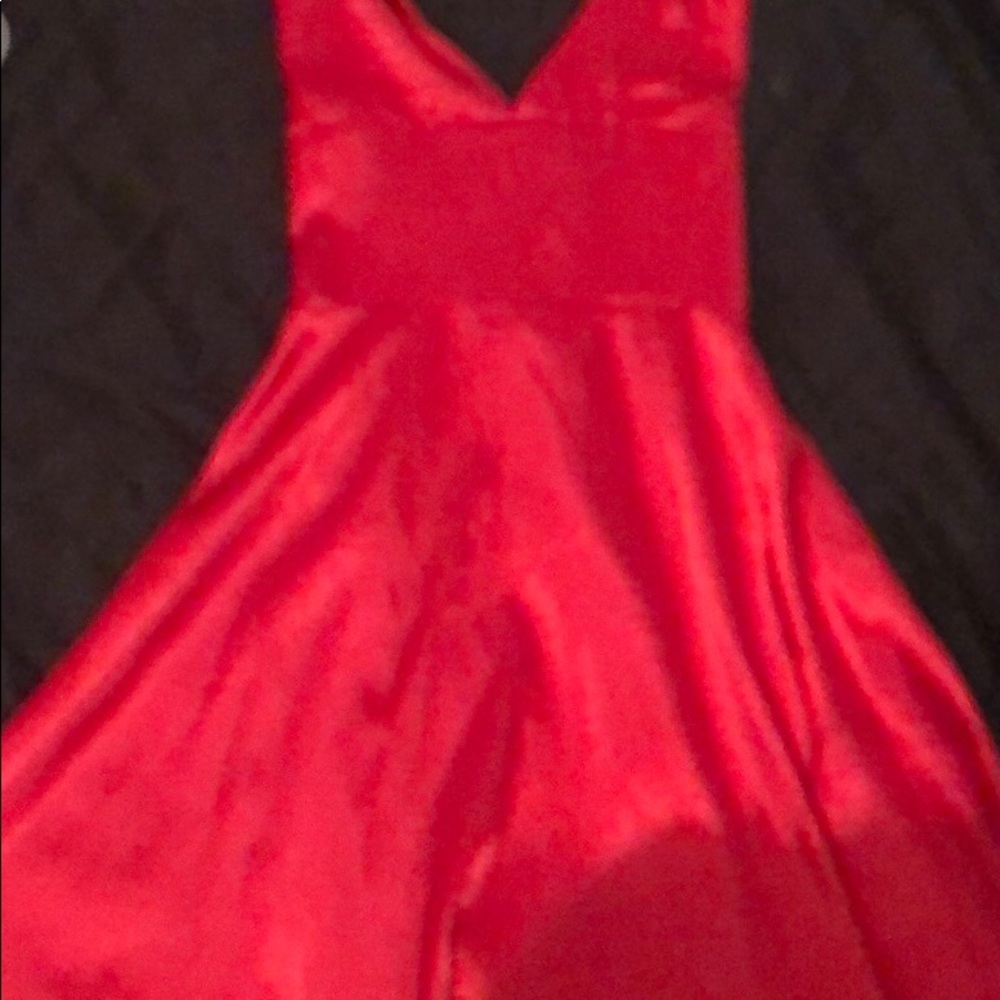Red dress - Picture 4 of 4